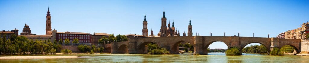 Si eres amante de la naturaleza y buscas explorar los mejores paisajes de la región, no hay mejor manera de hacerlo que con la guía en Zaragoza Arayzar